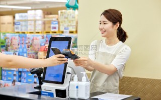 台州嘉网科技有限公司 椒江这家二维码当收银员的零食店，丢件率不到2%