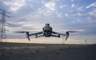 雷科技打卡 UASE 2025观察：不只是大疆无人机，低空经济也已起飞